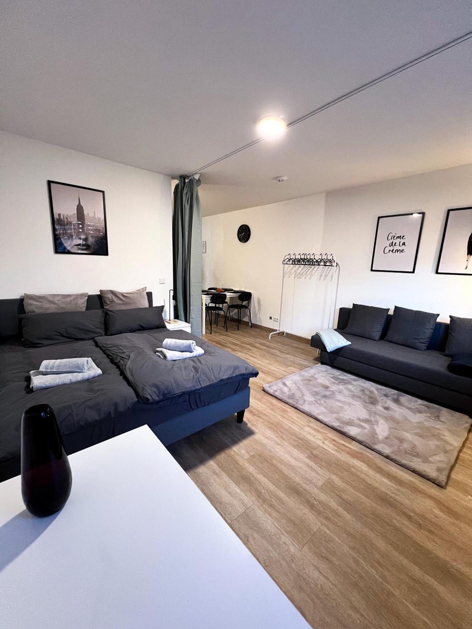 Zentrale Wohlfuehloase Mit Parkplatz Appartement Osnabrück Buitenkant foto